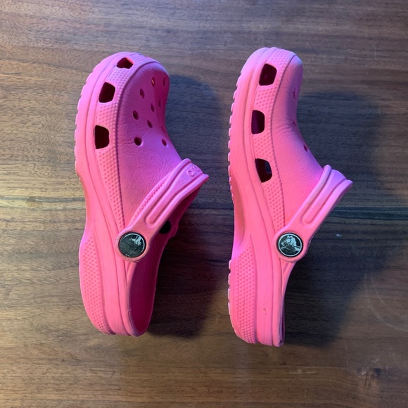 Bright pink Crocs - Picture 3 of 5
